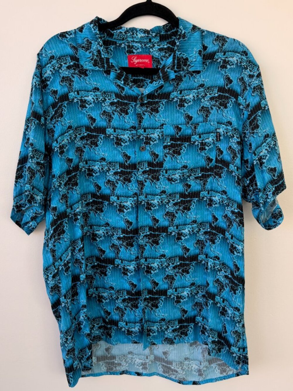 Supreme World Famous Rayon Short Sleeve Shirt Size Medium
